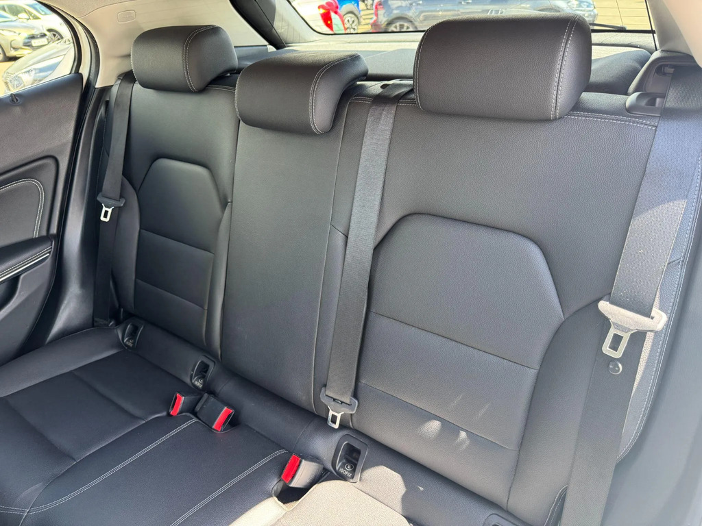 Mercedes-Benz GLA Class Gla 200 Se Executive D White #12