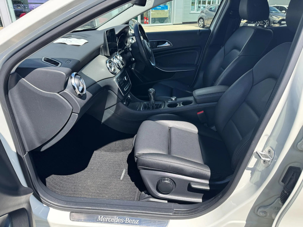 Mercedes-Benz GLA Class Gla 200 Se Executive D White #13