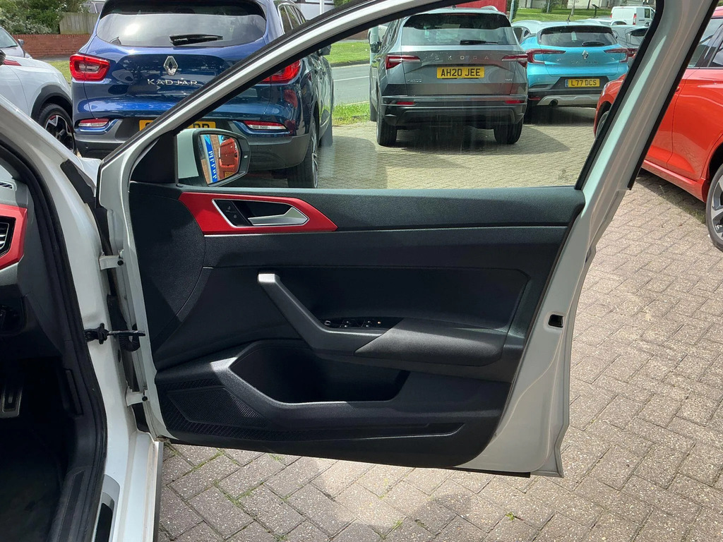 Volkswagen Polo Hatchback 1.0 Tsi Se 201969 Black #23