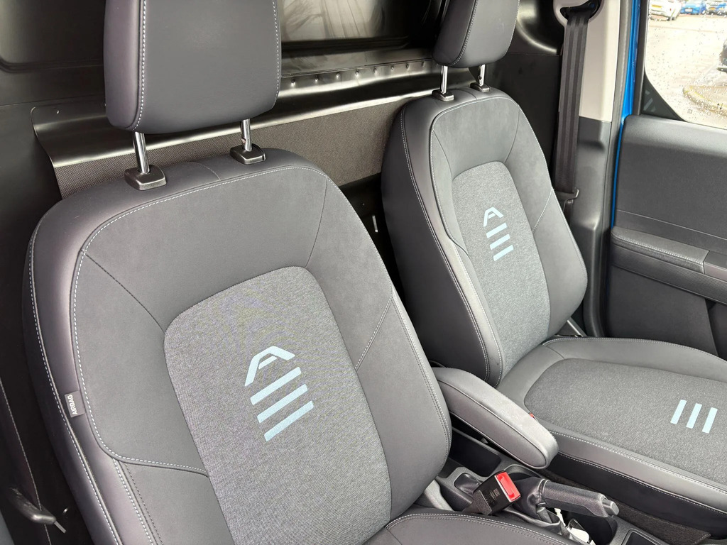 Ford Transit Courier Courier 1.0 Ecoboost 125Ps Limited Van Red #10