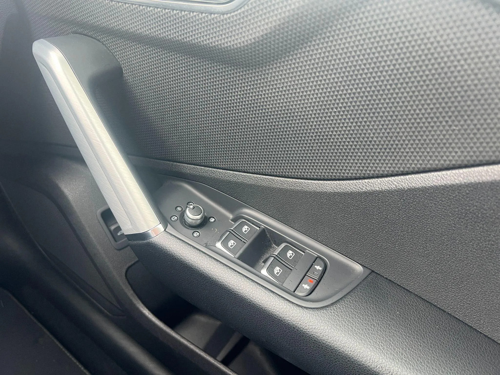 Audi Q2 30 Tfsi S Line Black #30