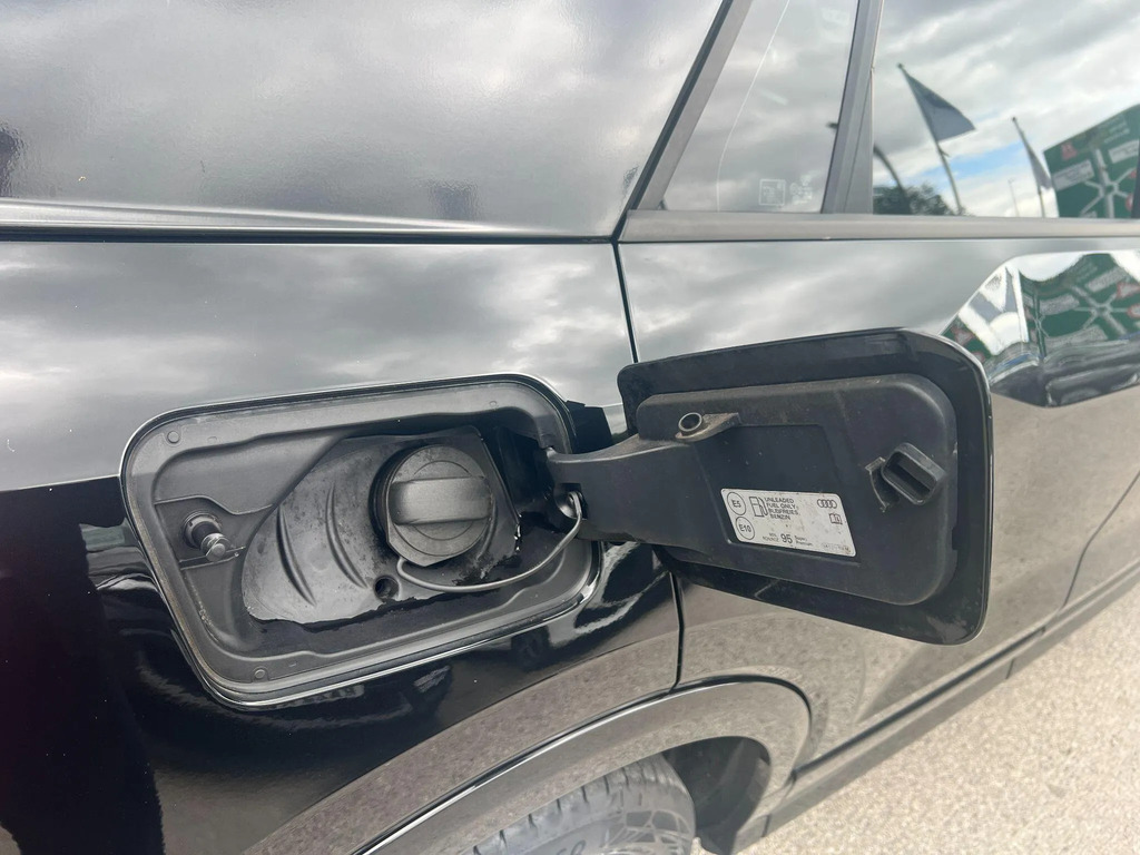 Audi Q2 30 Tfsi S Line Black #16
