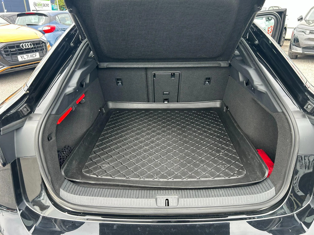 Volkswagen ID.7 Match Pro Black #9