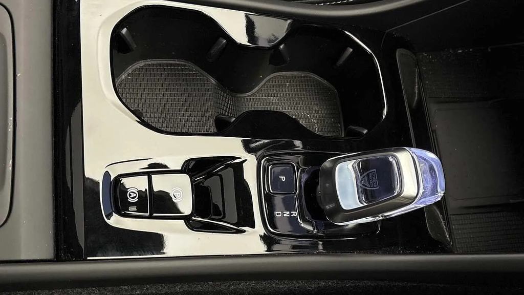 Volvo XC40 2.0 B4 Mhev #30