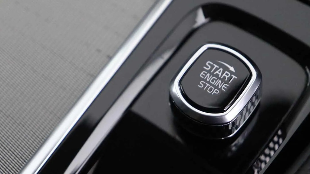 Volvo XC90 Plus Black #26