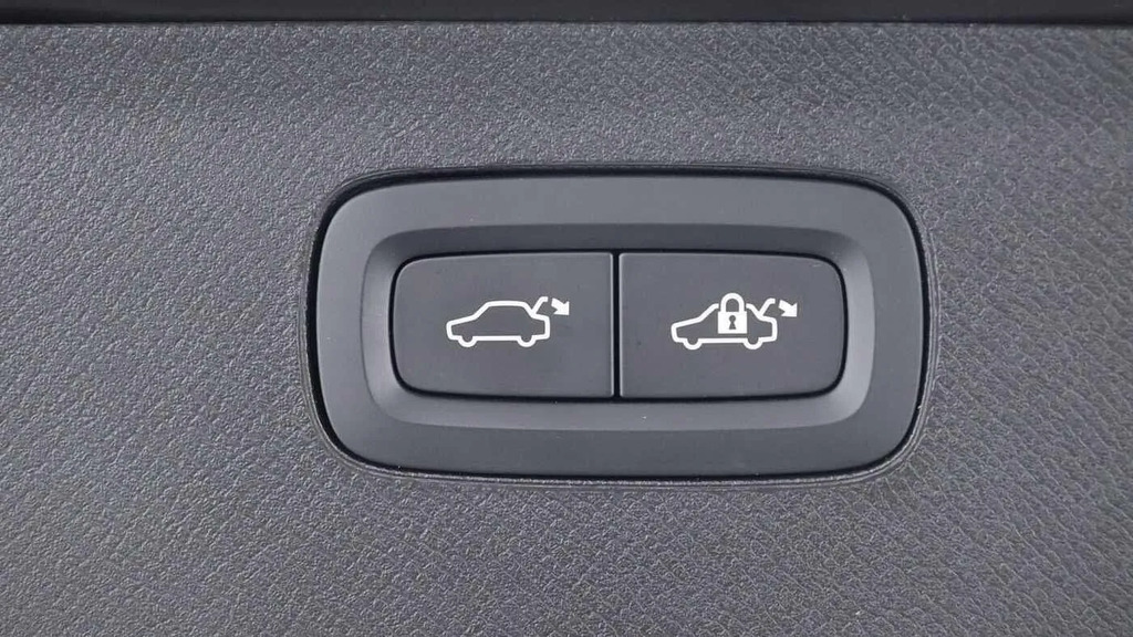 Volvo XC90 Plus Black #34