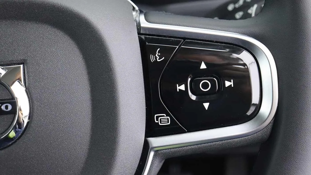 Volvo XC90 Plus Black #21