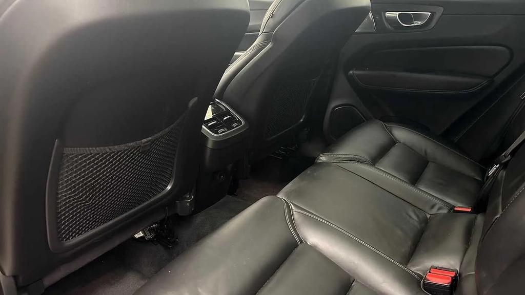 Volvo XC60 Plus Black #7