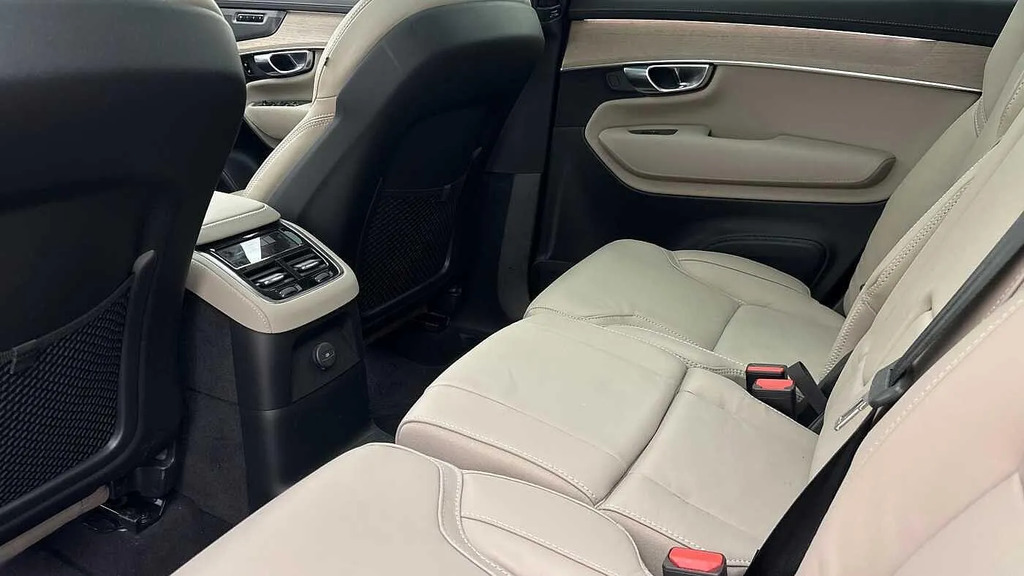 Volvo XC90 Plus Black #13