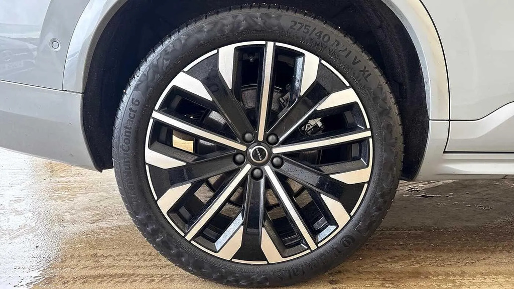 Volvo XC90 Plus Black #16