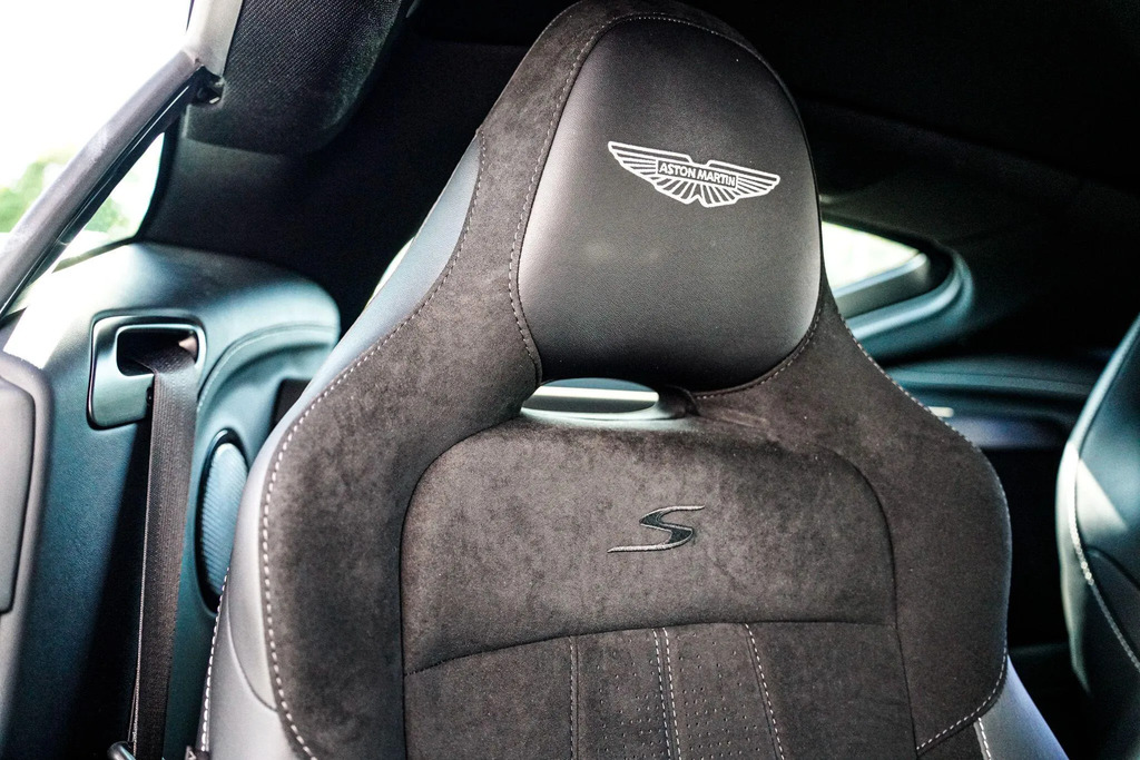 Aston Martin Vantage V8 2dr Auto Silver #9