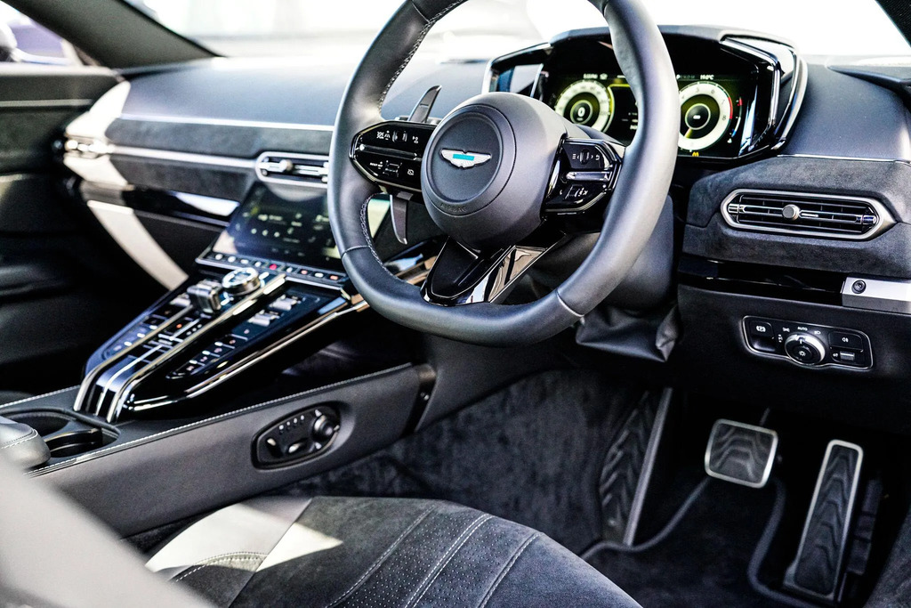 Aston Martin Vantage V8 2dr Auto Silver #12