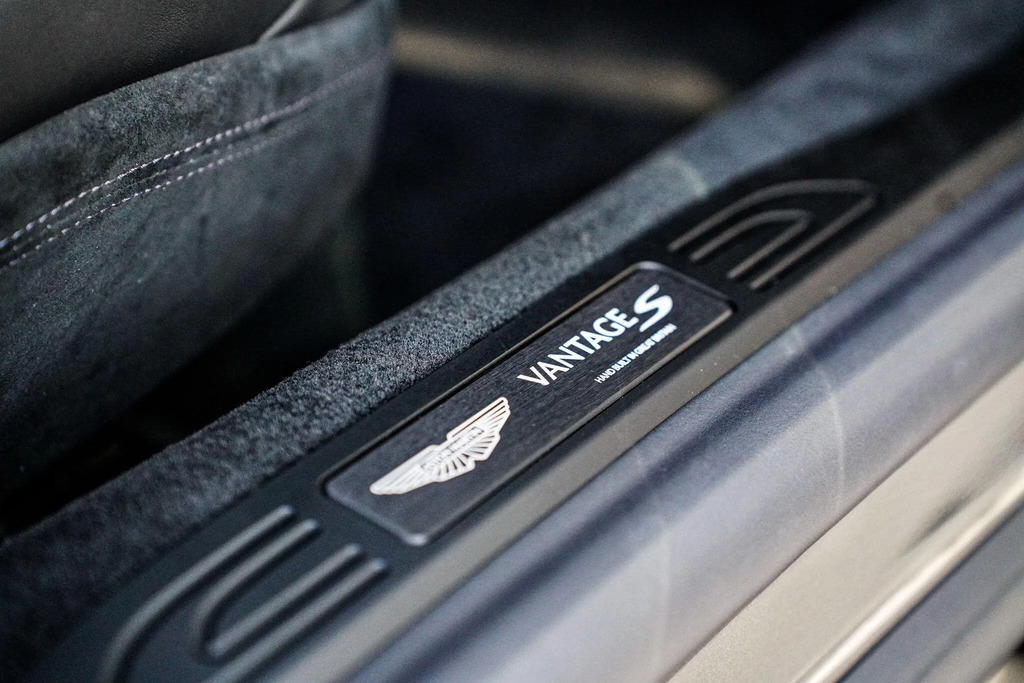 Aston Martin Vantage V8 2dr Auto Silver #17