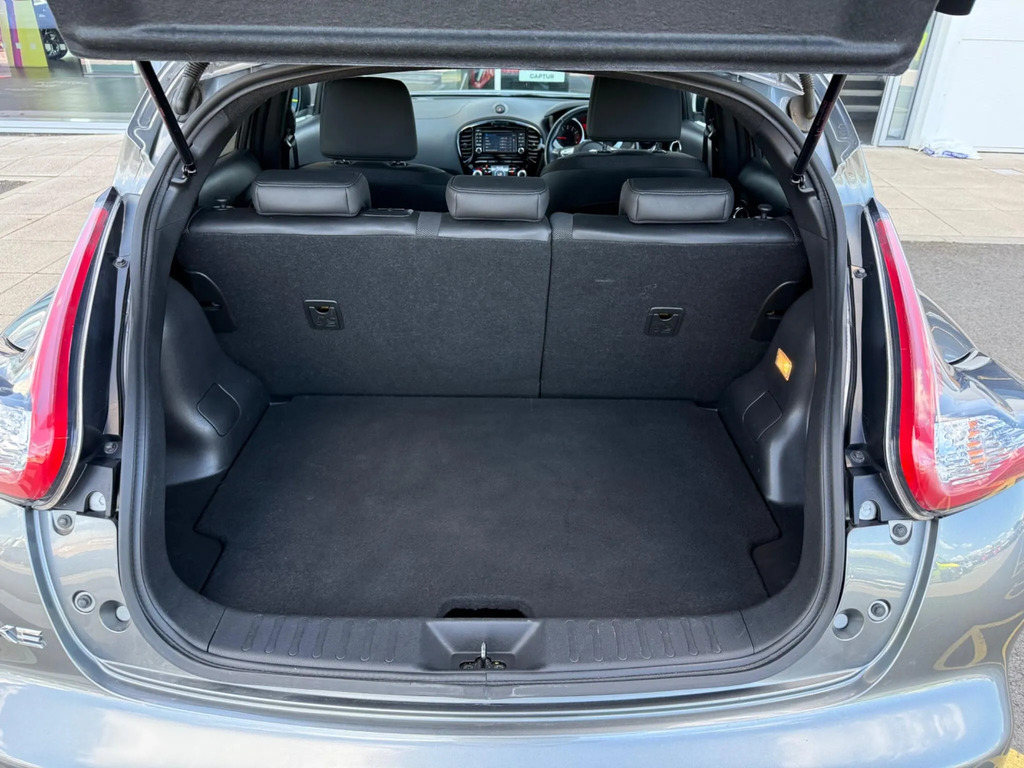 Nissan Juke Suv White #8