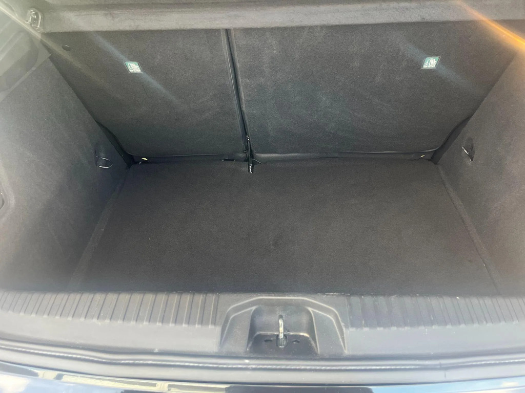 Renault Clio Clio Iconic Tce White #32