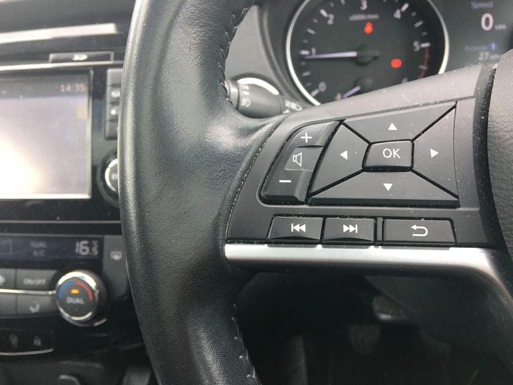 Nissan Qashqai Acenta Dig-t Red #18