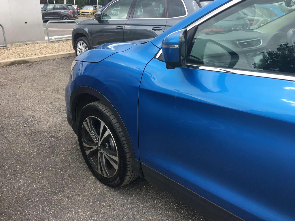 Nissan Qashqai Acenta Dig-t Red #24