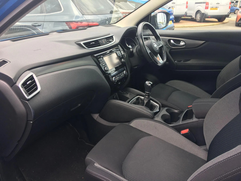 Nissan Qashqai Acenta Dig-t Red #12