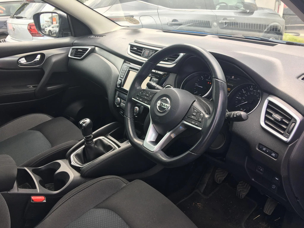 Nissan Qashqai Acenta Dig-t Red #10