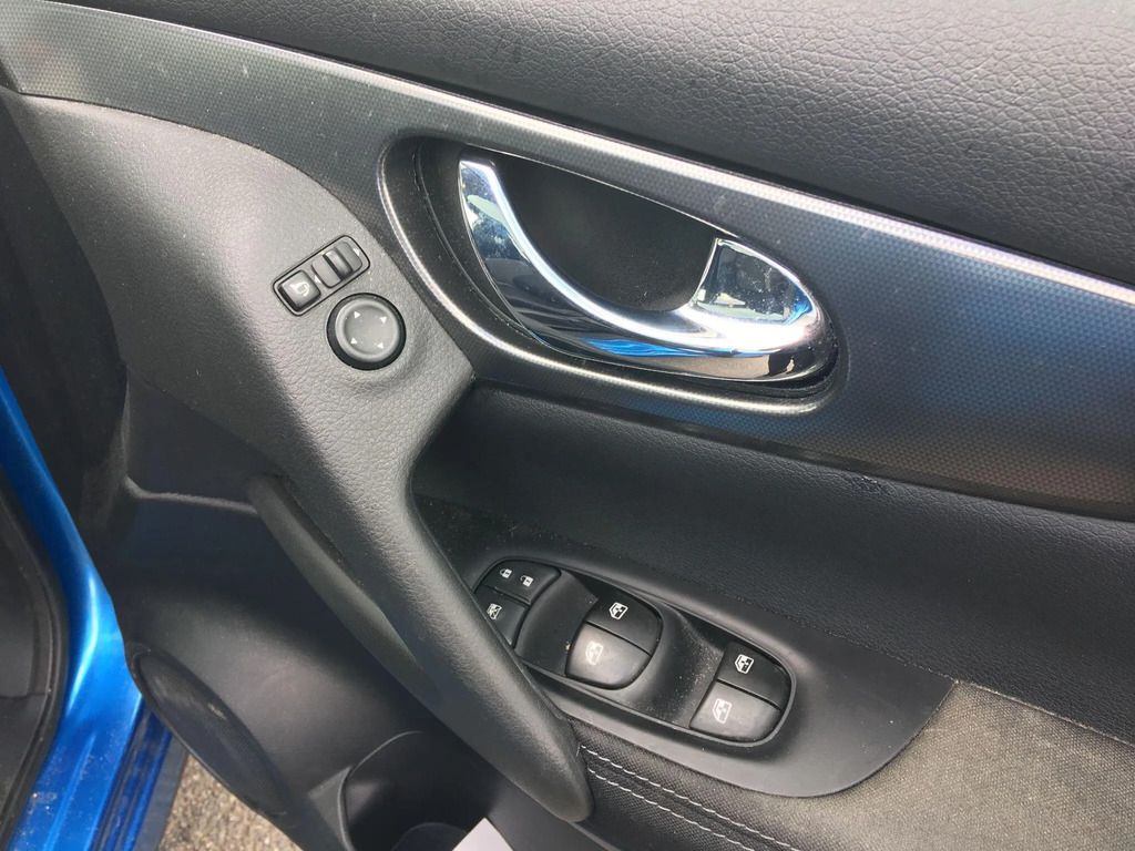Nissan Qashqai Acenta Dig-t Red #31
