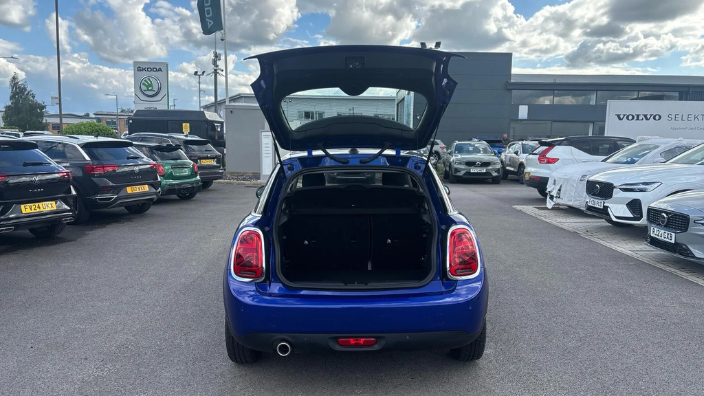 Mini Hatch 1.5 Cooper Classic Hatchback Steptronic Orange #14