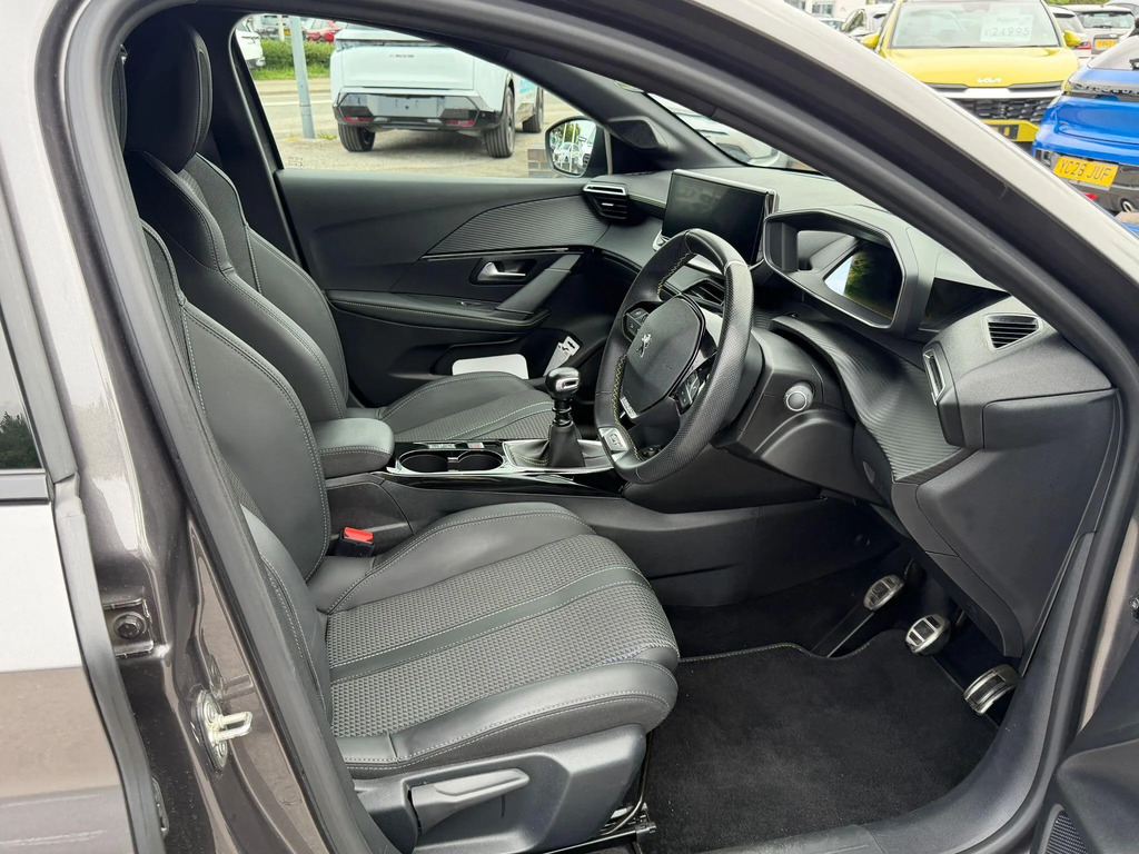 Peugeot 208 Puretech Active Premium Yellow #13