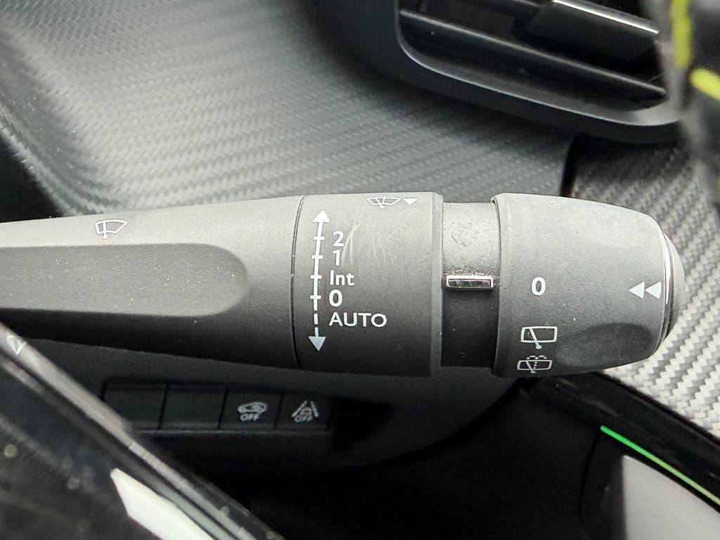 Peugeot 208 Puretech Active Premium Yellow #27