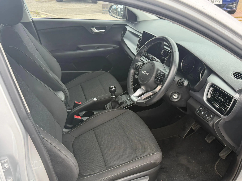 Kia RIO 2 1.25 83Bhp White #12