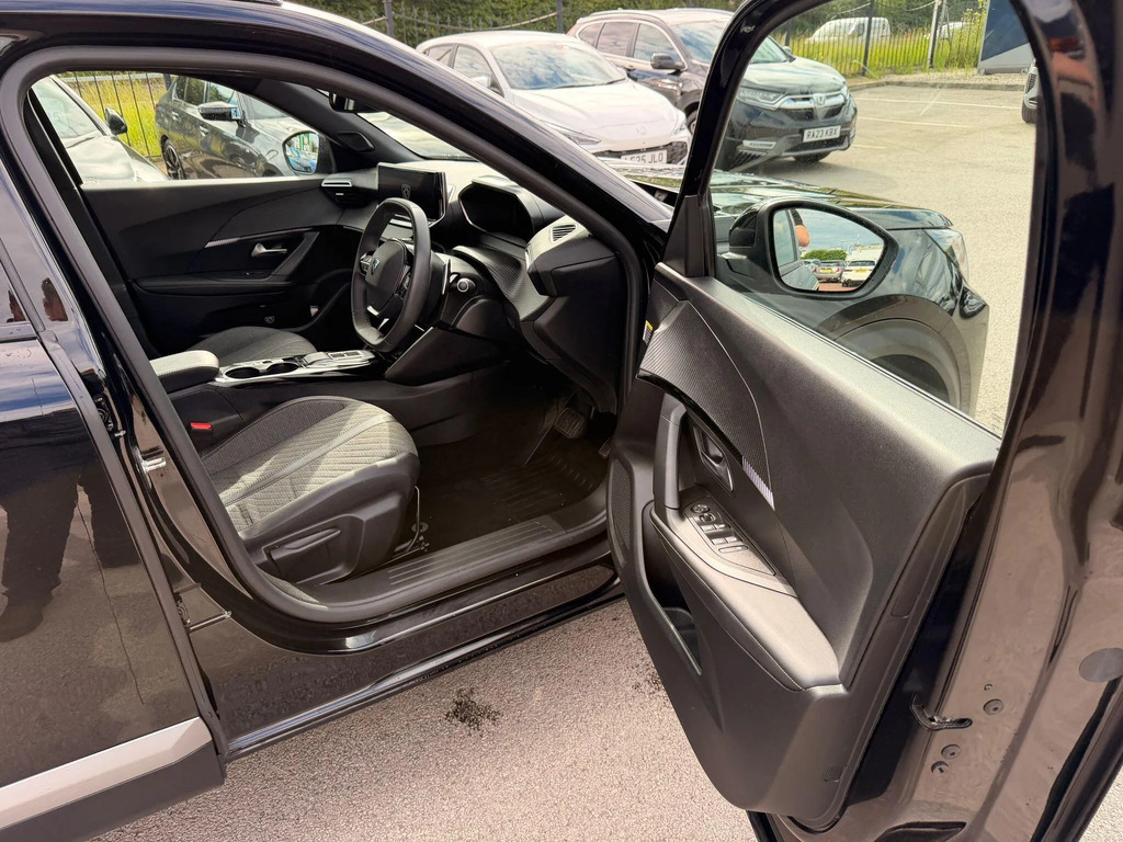 Peugeot 2008 2008 Active Puretech Ss White #26