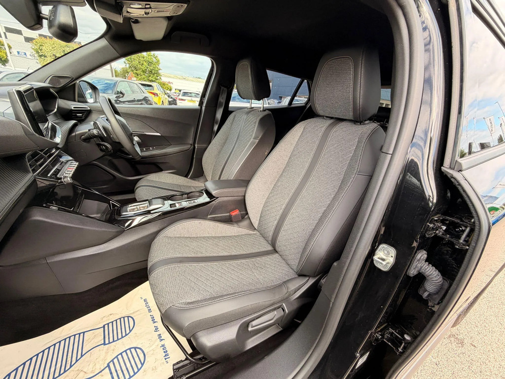 Peugeot 2008 2008 Active Puretech Ss White #25