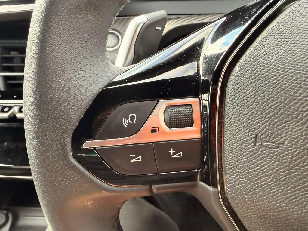 Peugeot 2008 2008 Active Puretech Ss White #33