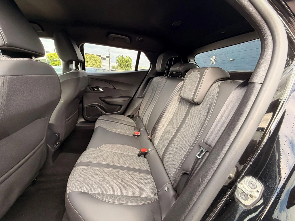 Peugeot 2008 2008 Active Puretech Ss White #23
