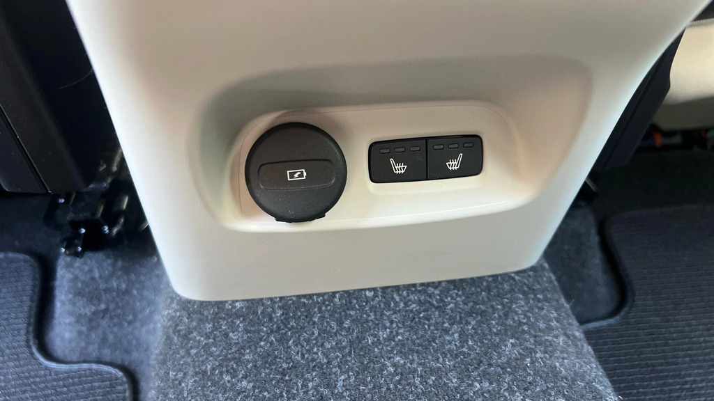 Volvo XC40 R-design Black #33