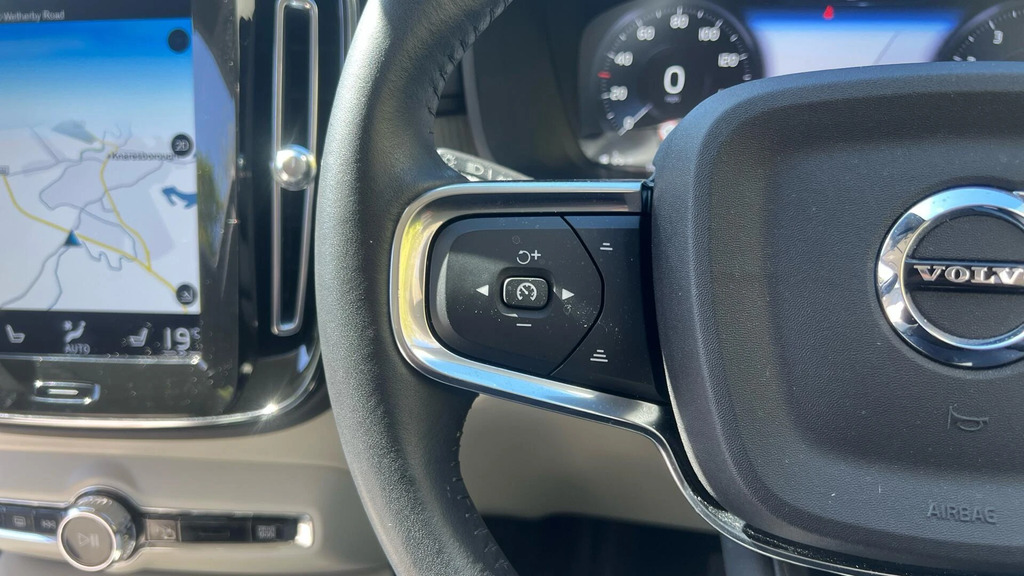 Volvo XC40 R-design Black #19