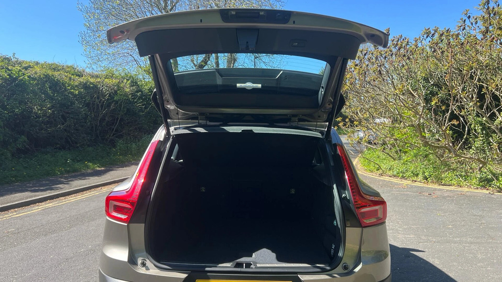Volvo XC40 R-design Black #13