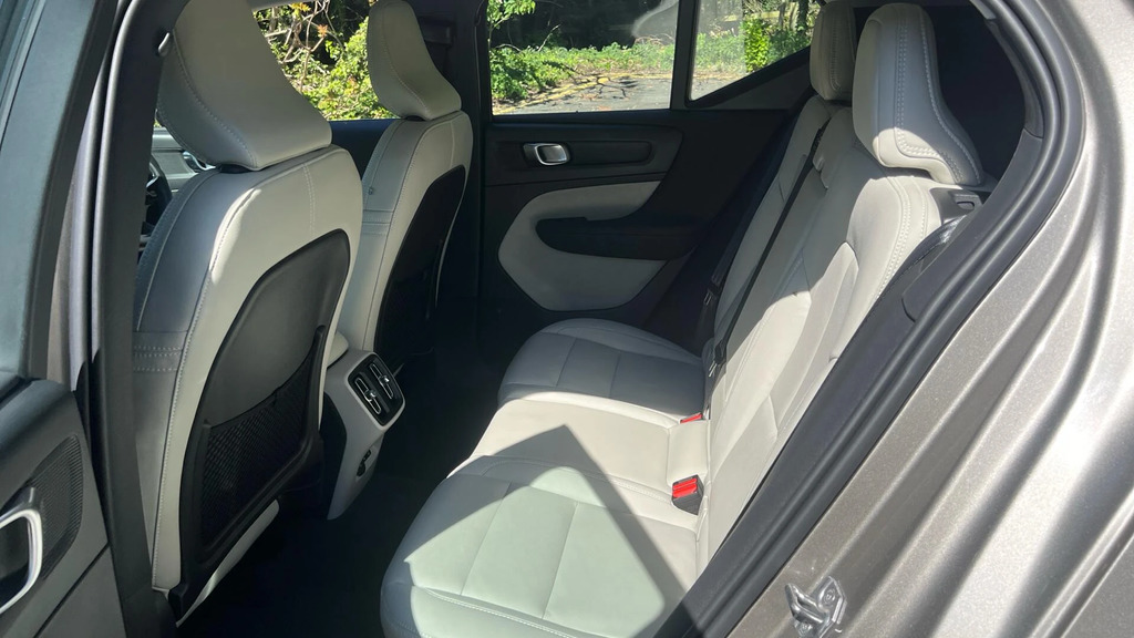 Volvo XC40 R-design Black #28