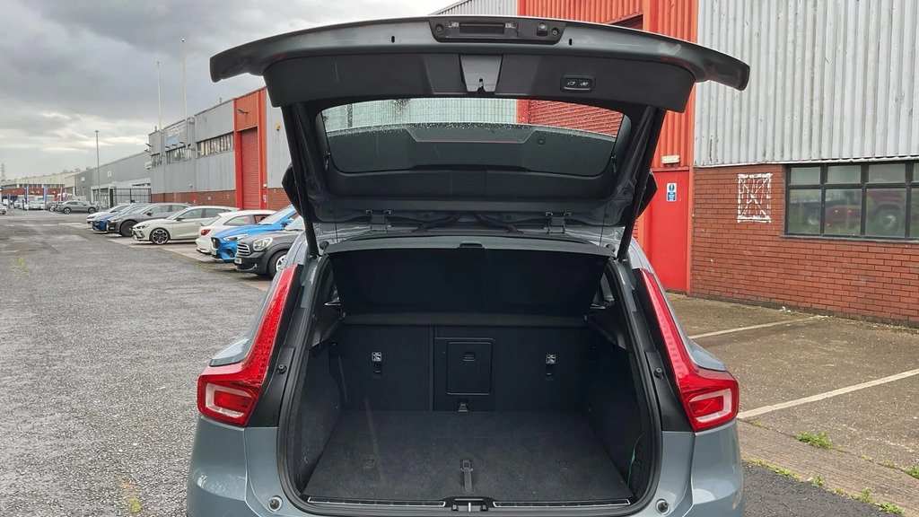 Volvo XC40 R-design Grey #13