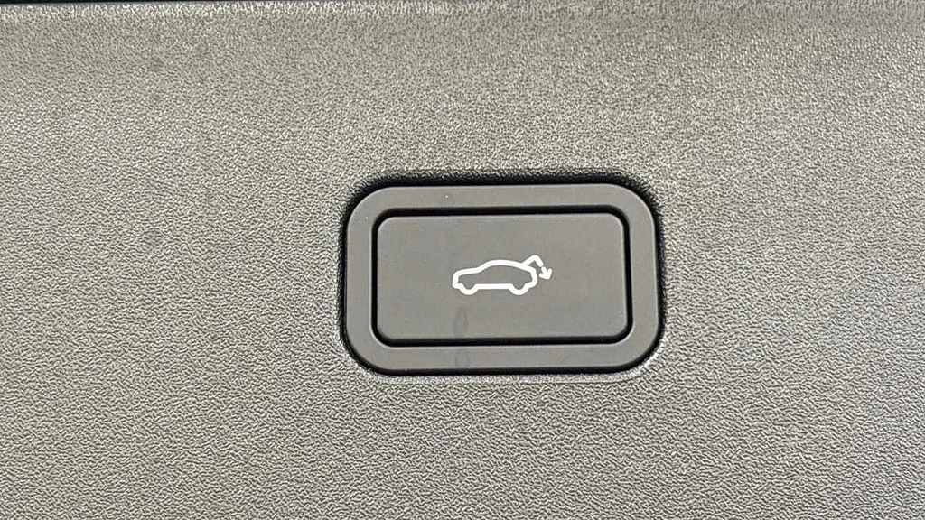 Volvo EX30 Plus Black #18
