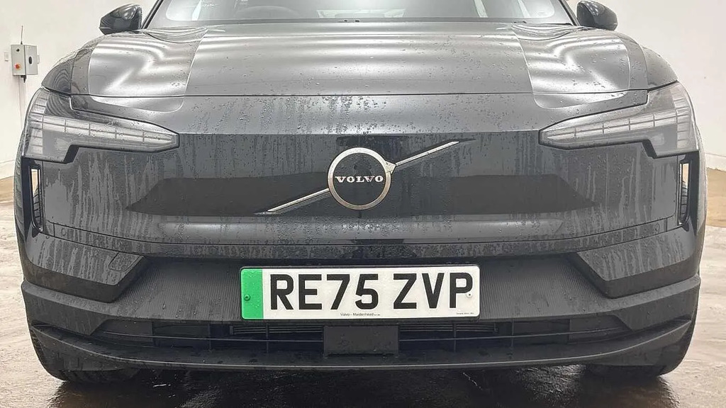 Volvo EX30 Plus Black #23
