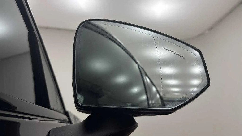 Volvo EX30 Plus Black #20
