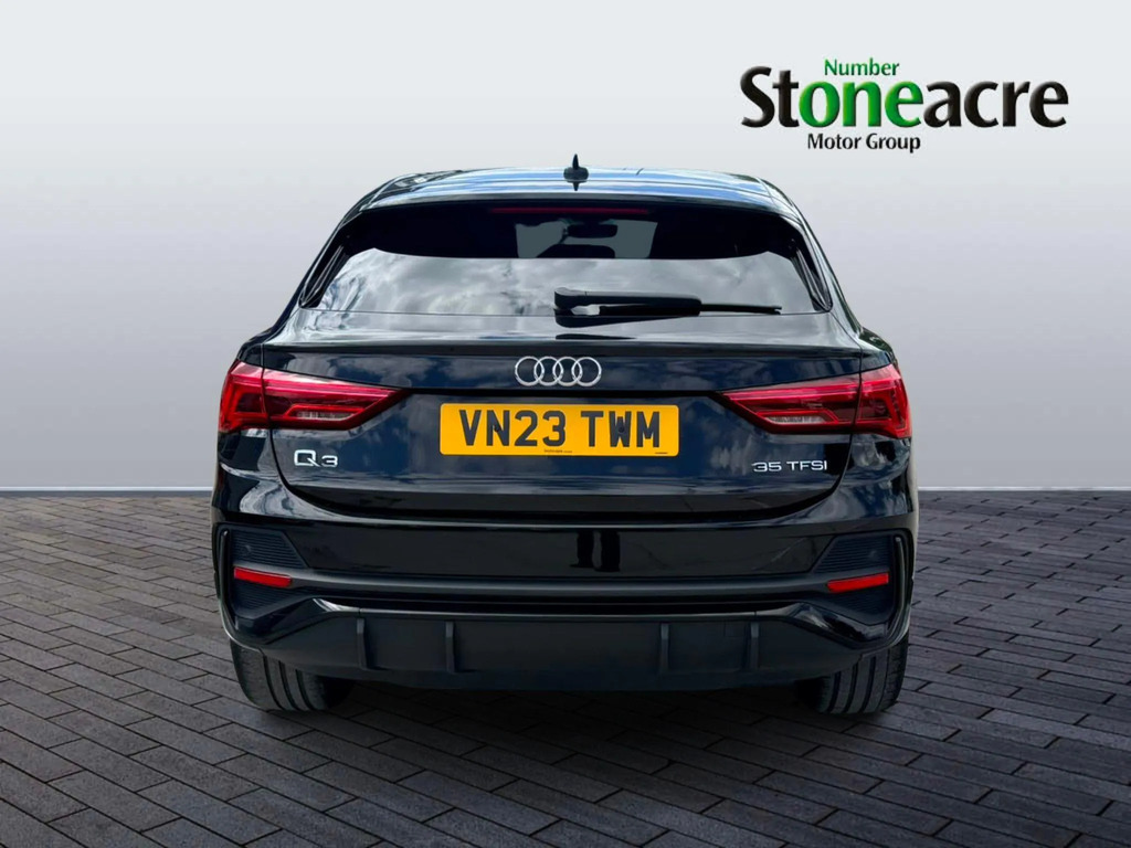 Audi Q3 1.5 Tfsi Cod 35 Black Edition Sportback S Tronic E  #4