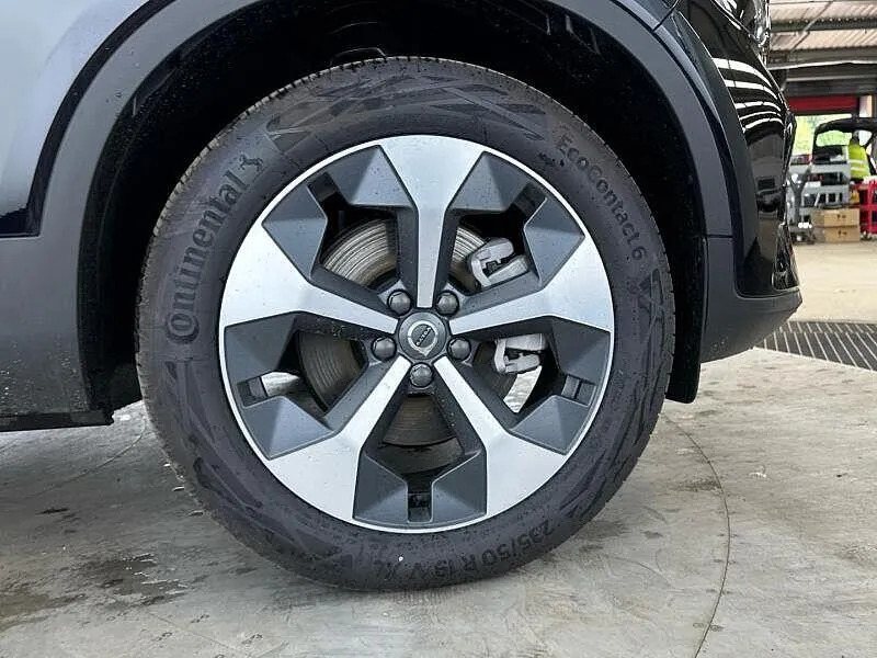 Volvo XC40 2.0 B4p Plus Dark  #2