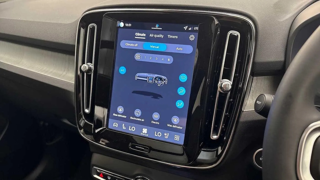 Volvo XC40 B4 P Black Edition Plus Black #37