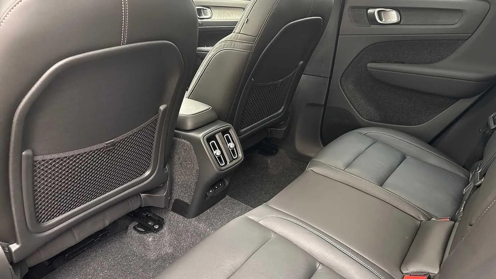 Volvo XC40 B4 P Black Edition Plus Black #11