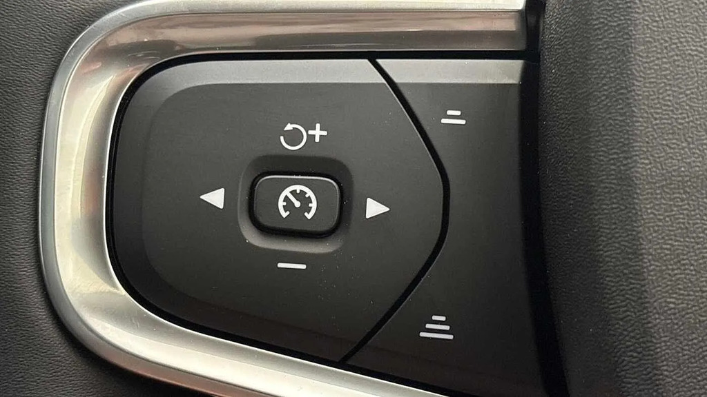 Volvo XC40 B4 P Black Edition Plus Black #29