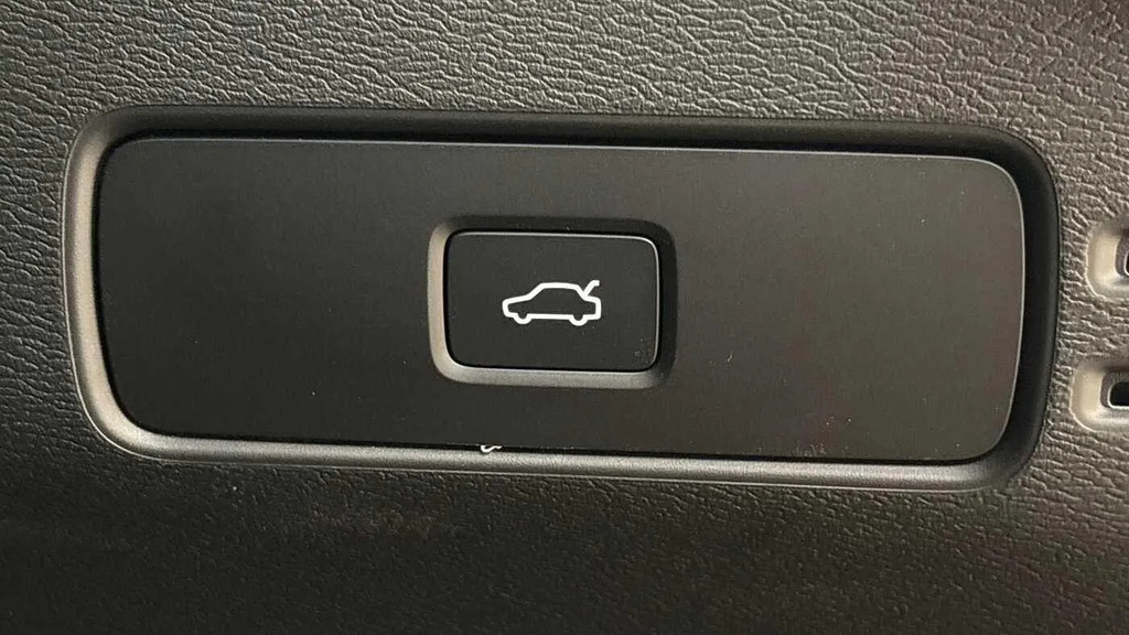Volvo XC40 B4 P Black Edition Plus Black #28