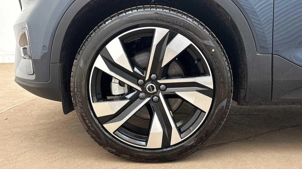 Volvo XC40 B4 P Black Edition Plus Black #18