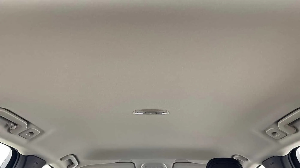 Volvo XC60 Plus Black Edition Black #17