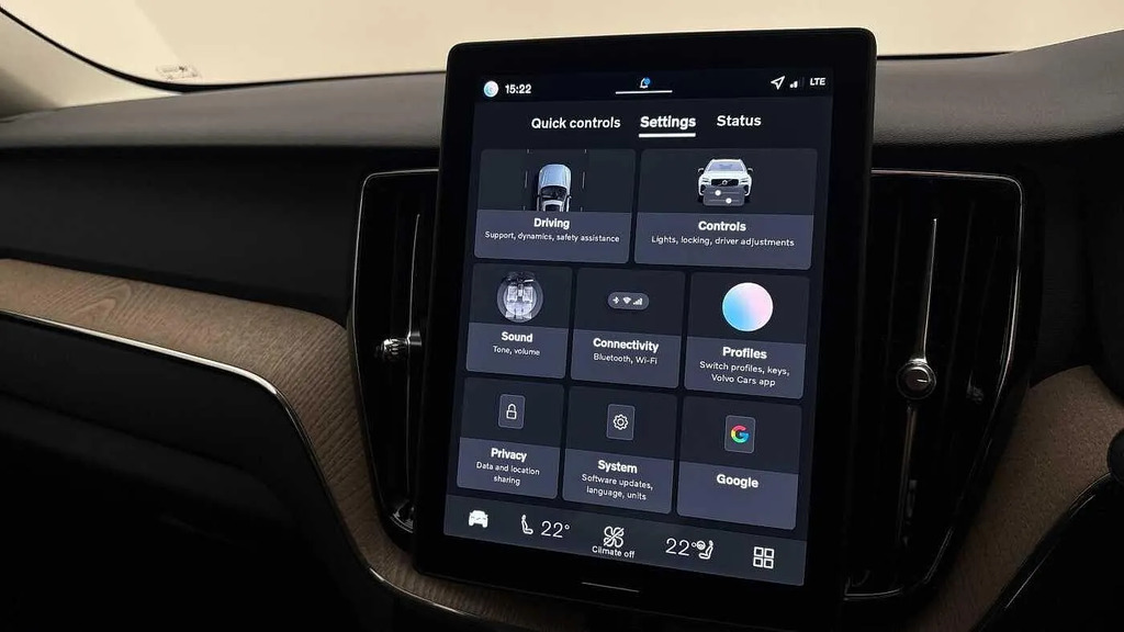 Volvo XC60 Plus Black Edition Black #34