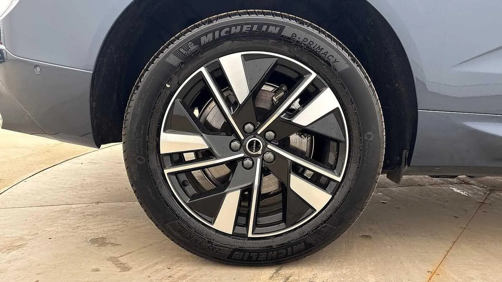 Volvo XC60 Plus Black Edition Black #19